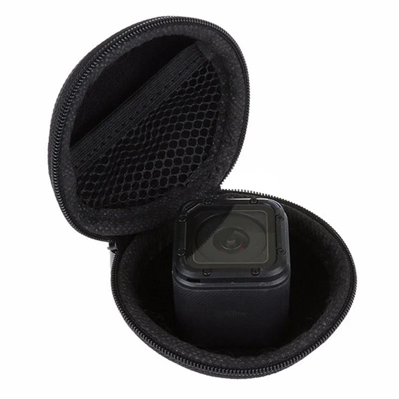 Cameră GoPro Session așezată în interiorul genții