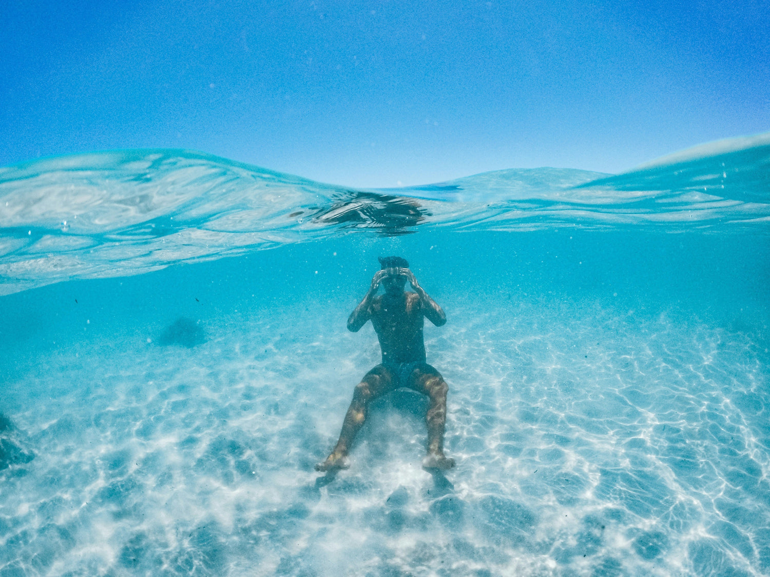 Kitul perfect pentru vacanță la mare – Ce accesorii să iei cu tine dacă vrei amintiri epice