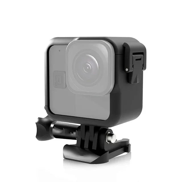 Carcasa montată pe GoPro Hero 11 Mini, cu vizibilitate asupra porturilor