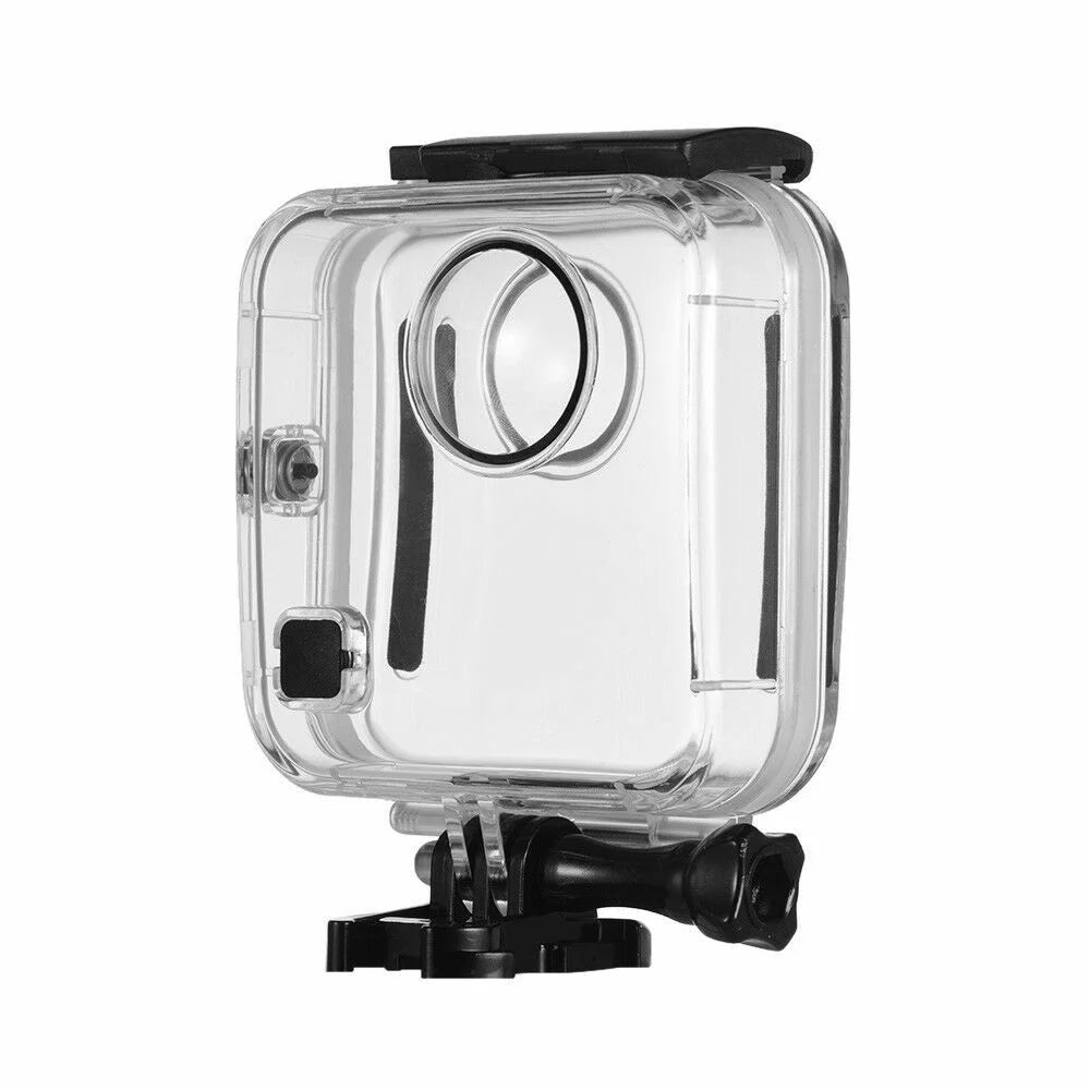 Carcasă subacvatică GoPro Fusion 360 cu cameră montată – protecție pentru filmări sub apă
