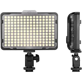 Panou LED fixat pe stativ de iluminare