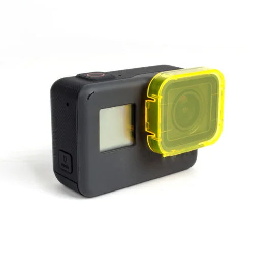 Filtru subacvatic galben montat pe o camera GoPro Hero 5, GoPro Hero 6, GoPro Hero 7 
