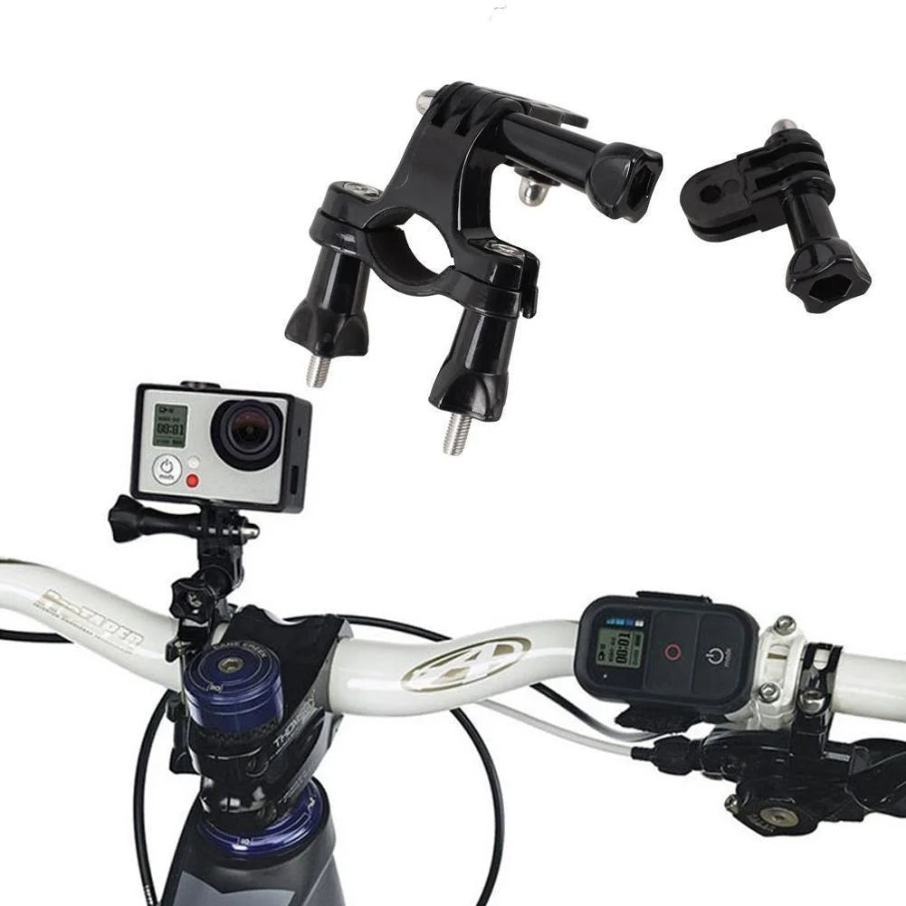 Sistem de prindere montat pe ghidonul unei biciclete, susținând o cameră GoPro în timpul unei plimbări